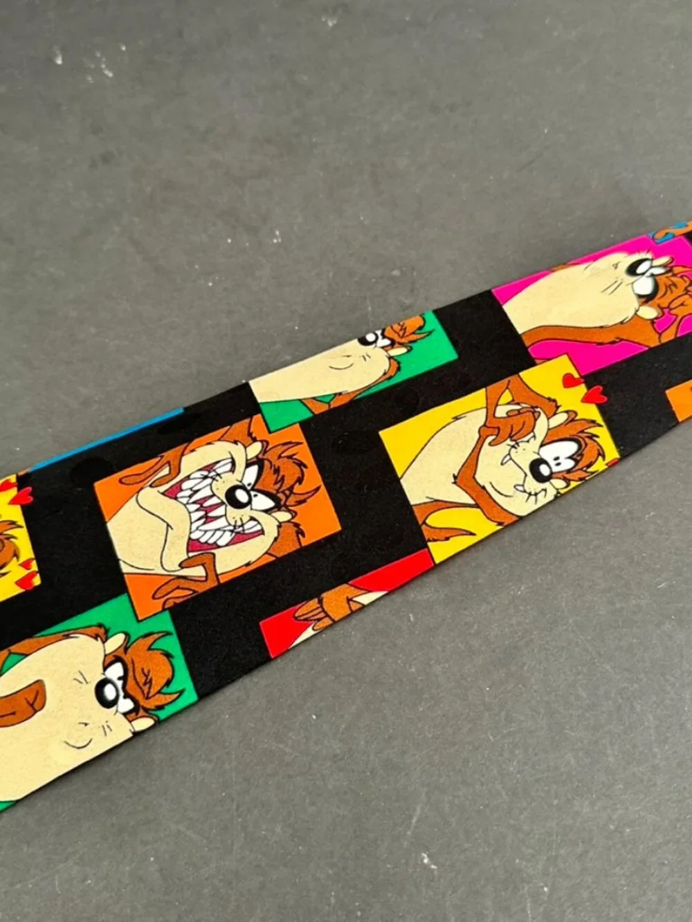 Looney Tunes Tazmanian Devil Colorblock Vintage Mens Tie